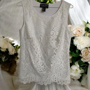 Frank Lyman White Lace Sleeveless Top Size 8